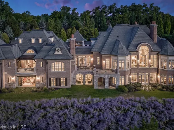 2756 Turtle Bluff Dr, Bloomfield Hills, MI 48302