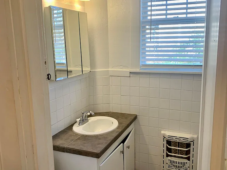 303 N Van Buren St — Photo 15