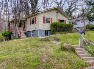 105 Pleasant Rd, Oak Ridge, TN 37830