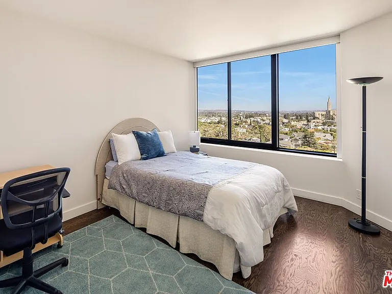 10724 Wilshire Blvd #712 — Photo 29