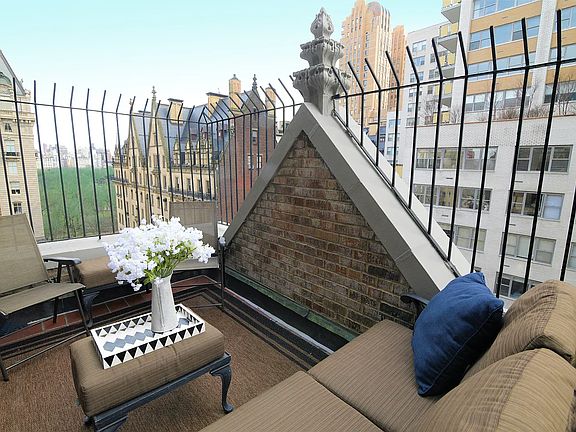 4th image of 23 W 73rd St #1102