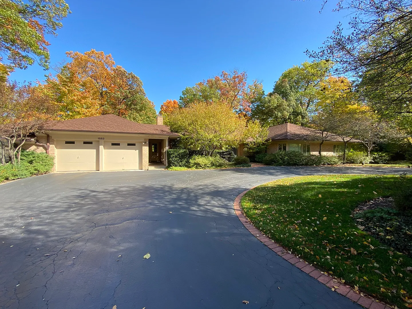 1553 Knollwood Ln photo 1