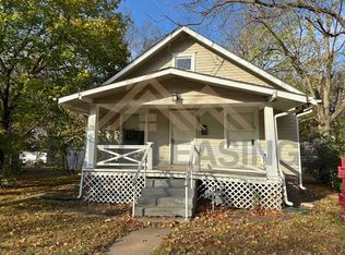 2027 SW Lane St, Topeka, KS 66604