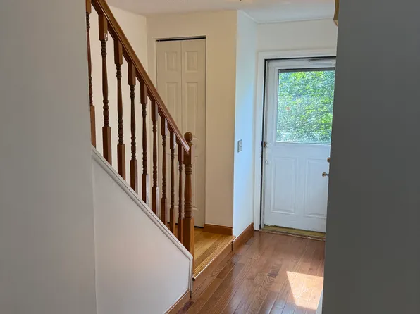 11 King Arthur Dr #4J, East Lyme, CT 06333