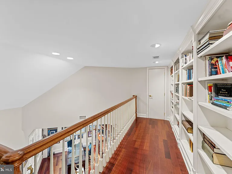 8541 Old Dominion Dr — Photo 81