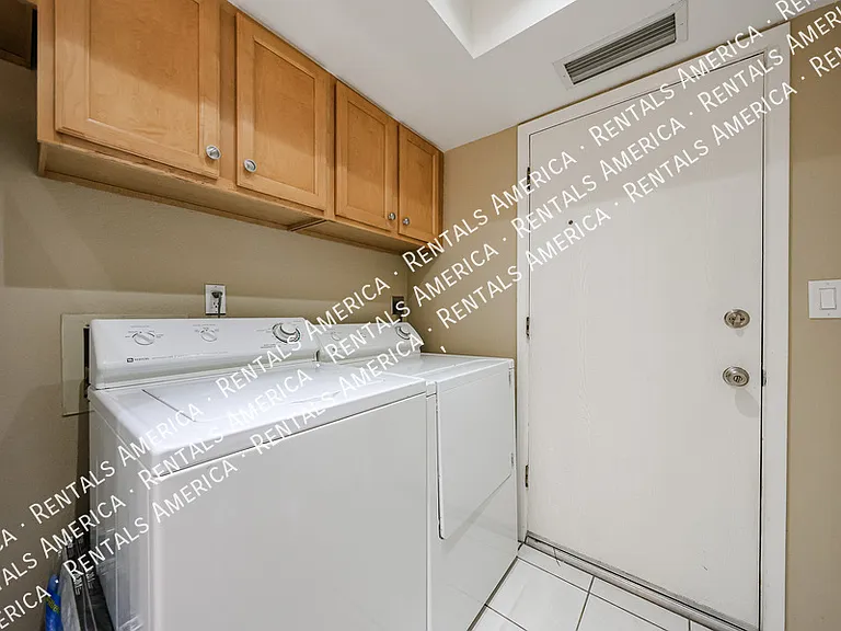 4809 E Euclid Ave #1 — Photo 13