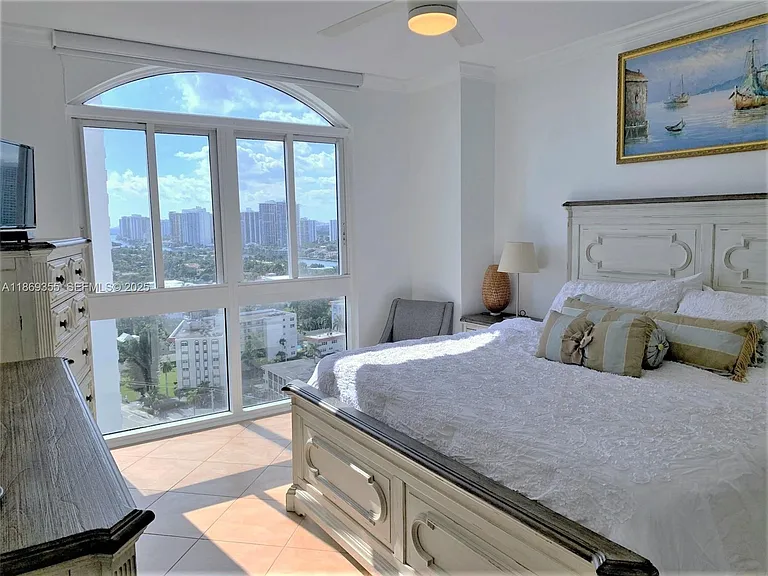 2080 S Ocean Dr #Penthouse 3 — Photo 8