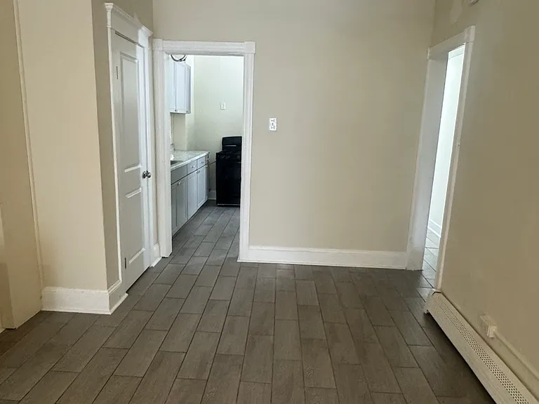 1151 E 4th St #2 — Photo 8