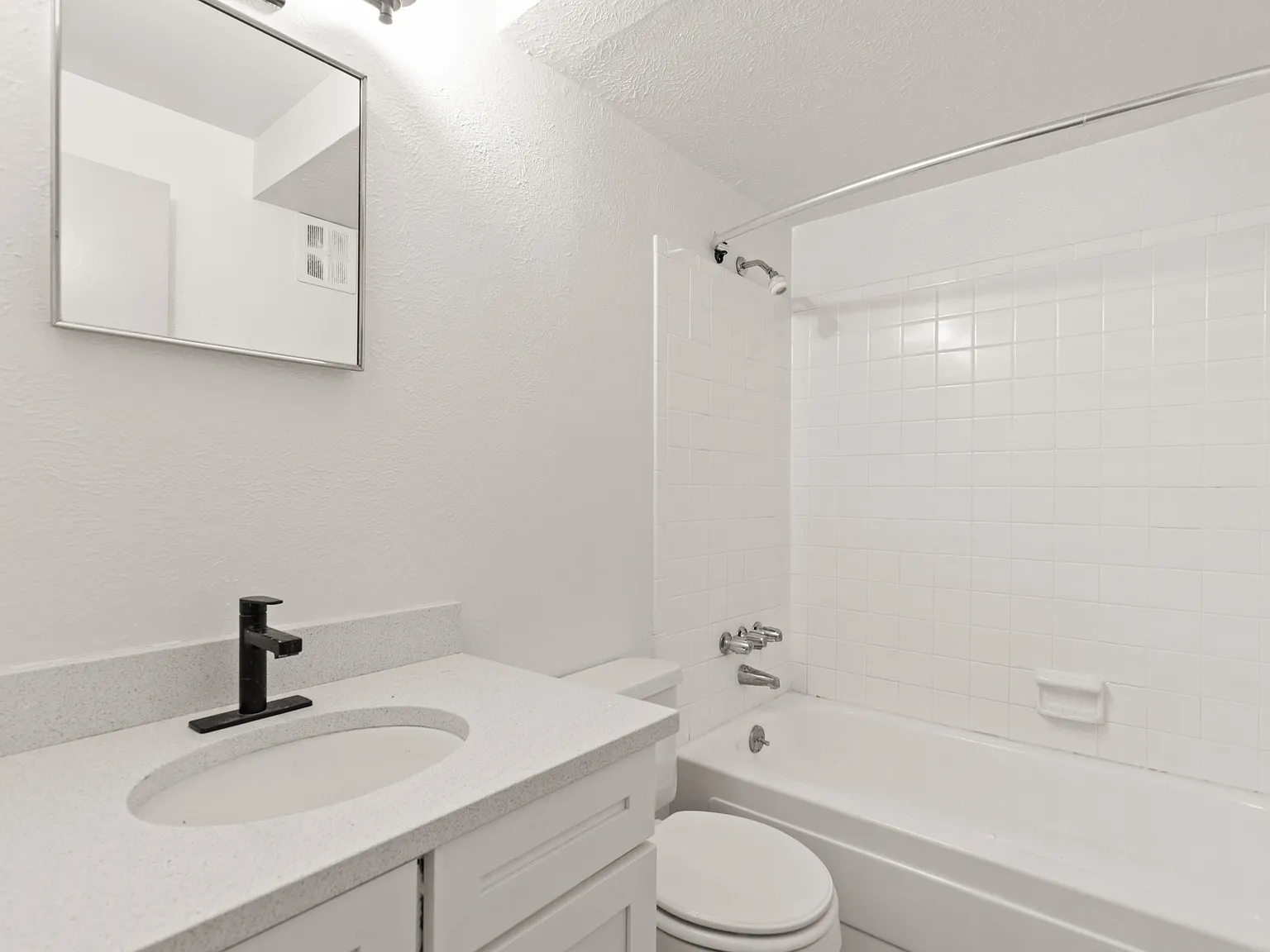 The Parker Apartments — Photo 3