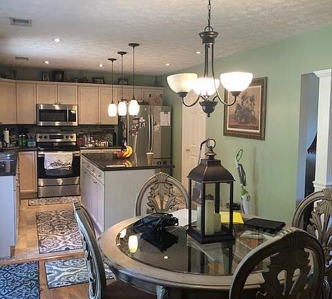 3rd image of 1396 Harrington Dr