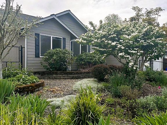 2nd image of 2409 SE Chinaberry Ave