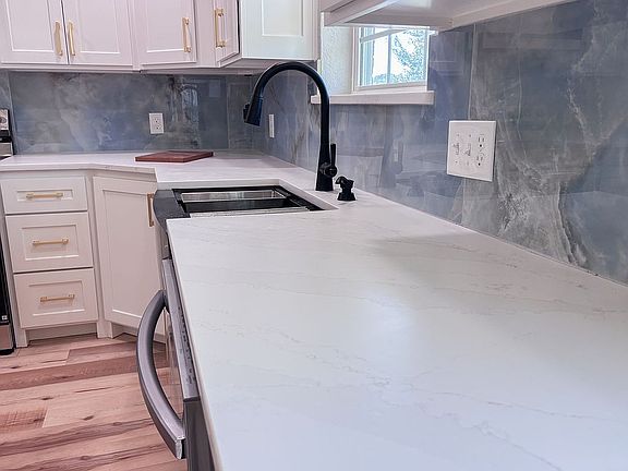 5th image of 1618 Bert Dr