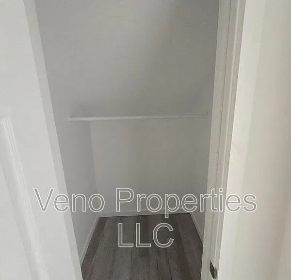 133 Bay St #A — Photo 18