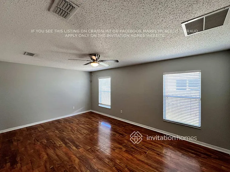 1080 SW McCoy Ave — Photo 7