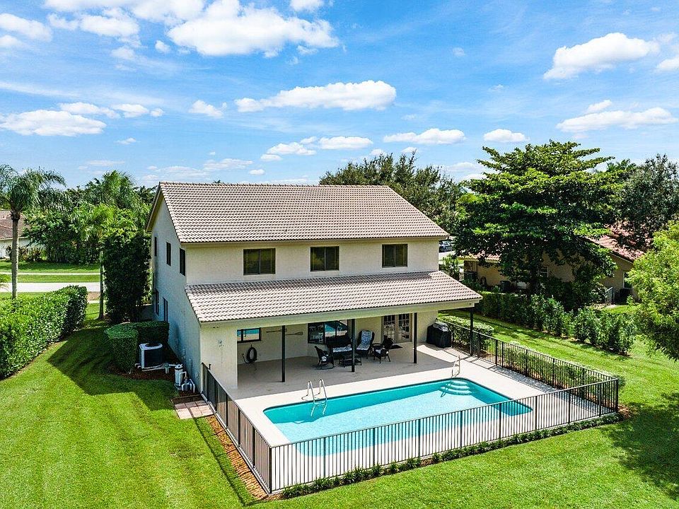 1st image of 11842 Island Lakes Lane