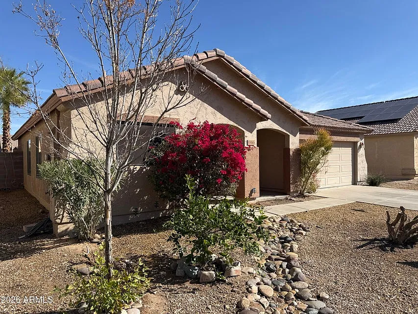 3 bed, 1448 sqft, $1,600 — Photo 2