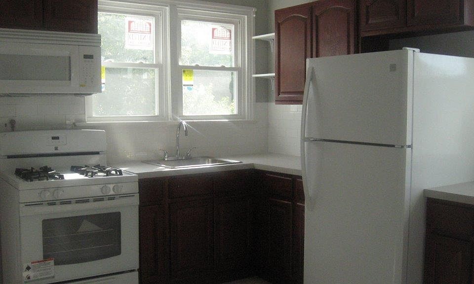 1st image of 621 Forklanding Rd #B