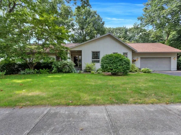56 Lawrence J Drive, Colchester, VT 05446