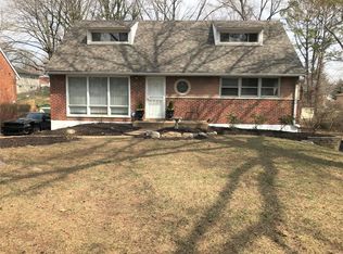 8800 Glenwood Dr, Saint Louis, MO