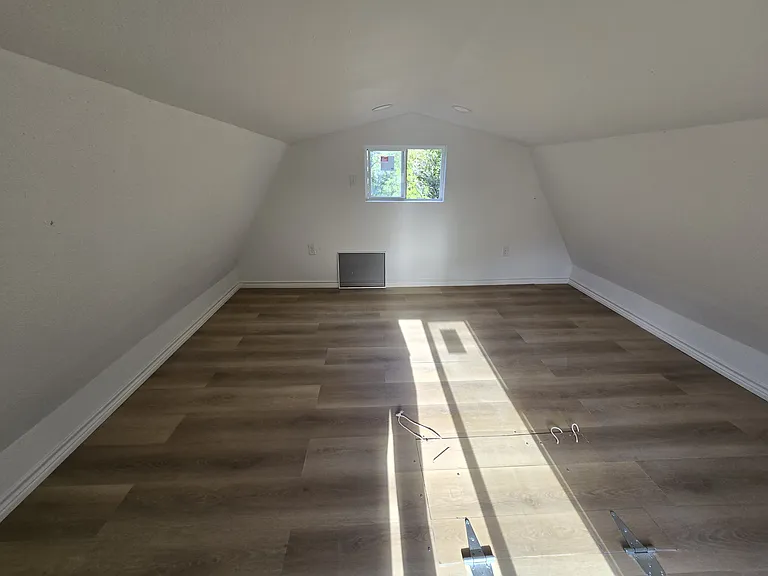 2103 Howell Ave #1 — Photo 4