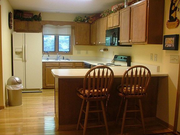 Lots of counter spaces