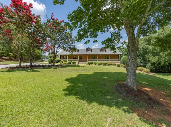 911 Austin Rd, Belton, SC 29627