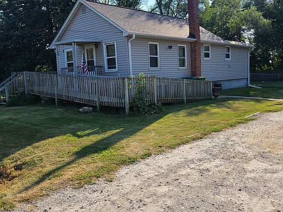 3rd image of 1098 Lancaster St
