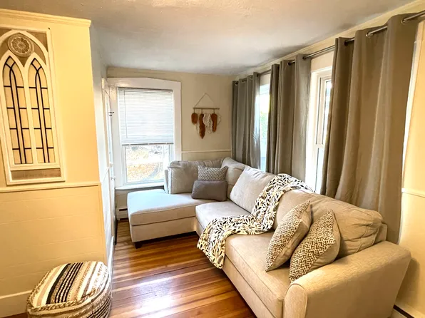 91 Central St Floor 2, Ipswich, MA 01938