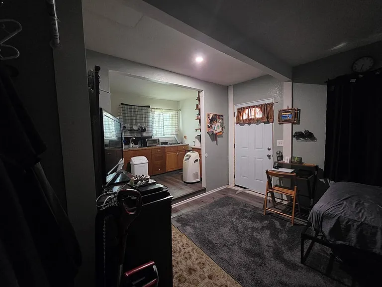 635 Hillcrest Ln — Photo 4
