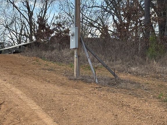 5th image of 483 Upton Rd