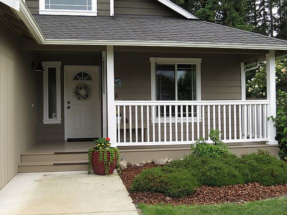 4th image of 4822 204th  St. Ct E