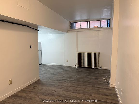 3rd image of 1582 Bathurst St #B1