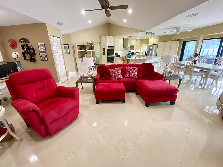1127 E Seminole Ave #13D — Photo 5