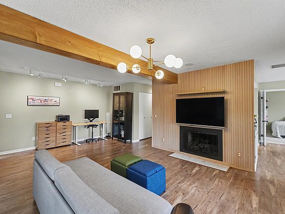 5th image of 2101 Harbortown Cir #2101