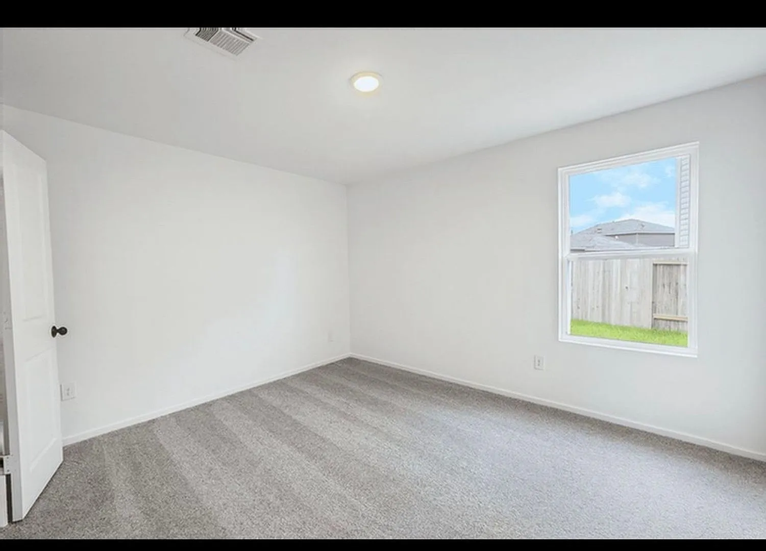 Spacious 4BR House in Conroe — Photo 3