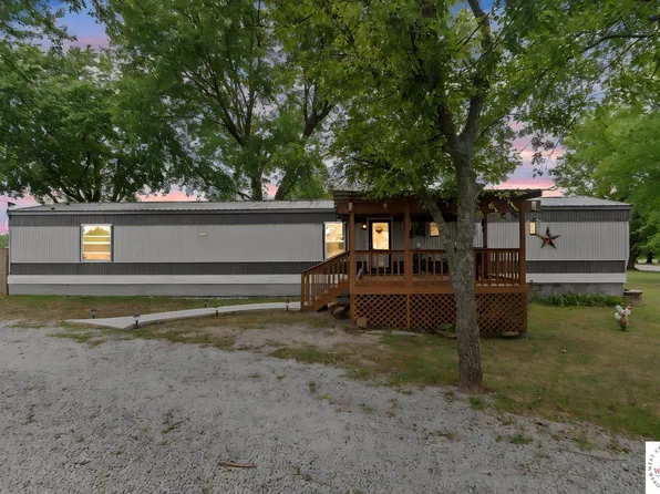 845 S Carriage Dr, Deepwater, MO 64740