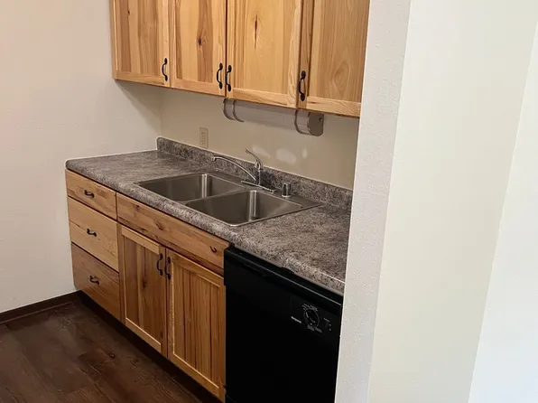 Courtyard Apartment Homes - 812, 812 S Lincoln Ave APT 204, Beaver Dam, WI 53916