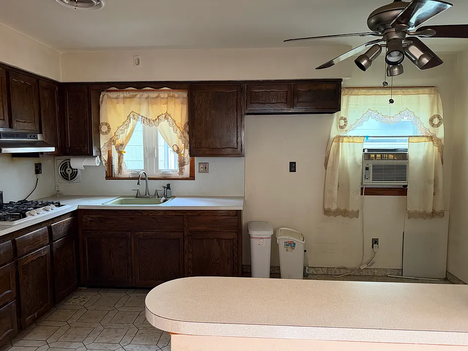 623 Schuyler Ave #2