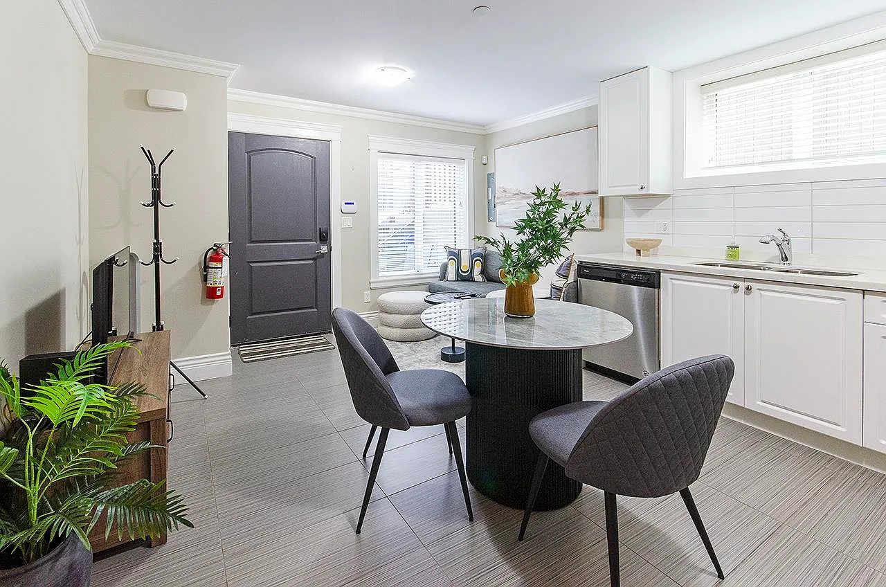 1 bed, 675 sqft, $2,300 — Photo 3