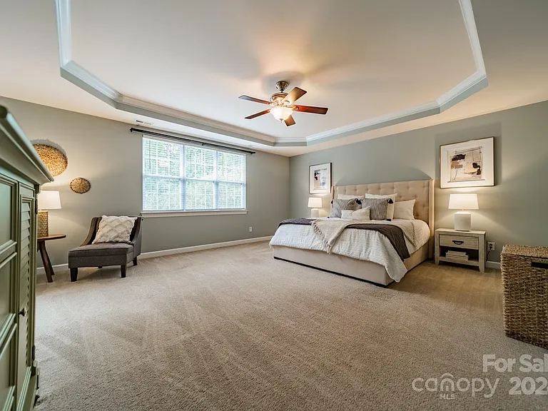 424 Ranelagh Dr — Photo 13