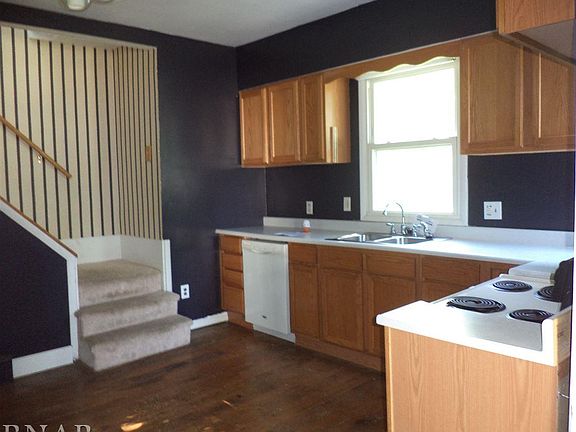 2nd image of 806 E Wood St