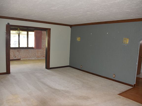 4th image of 380 Forest Preserve Dr