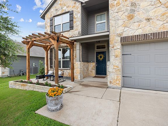 2nd image of 3221 Samson Dr
