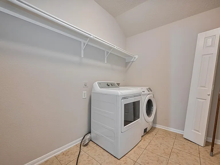 24114 Morrison Ln — Photo 29