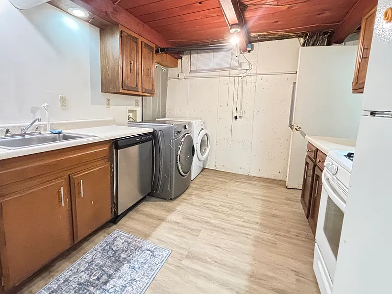 1041 SE 190th Ave #B — Photo 13