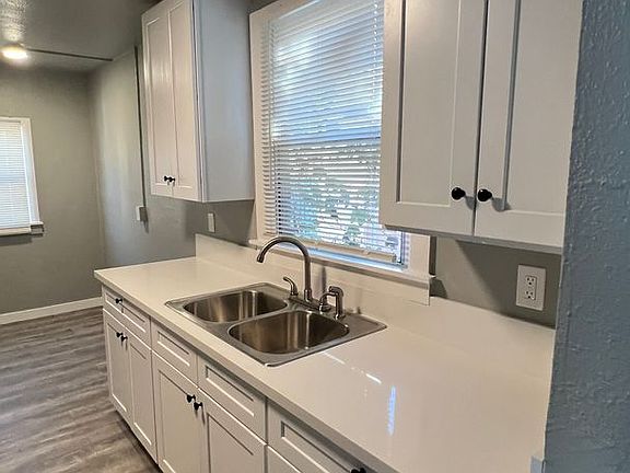 2nd image of 372 Loma Dr #374-7/8