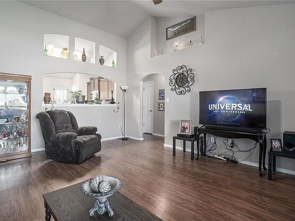 5th image of 2502 Kevin St