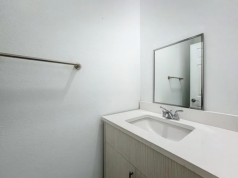 1748 Barton Towne Cir — Photo 25