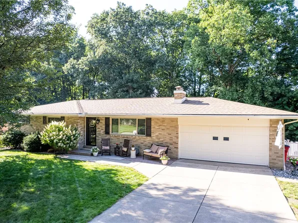 3024 McClellan Dr, Greensburg, PA 15601