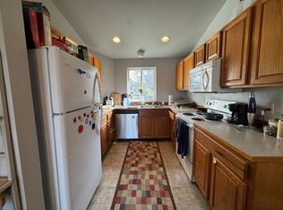 Nice and Spacious 5 Bedroom 2 Bath House Close to Lake Whatcom, Shopping, Bellingham, WA 98229